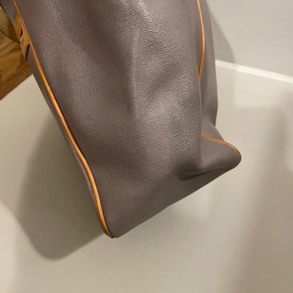 Dooney and Bourke gray & tan leather double strap zipper tassel shoulder bag - Picture 7 of 16